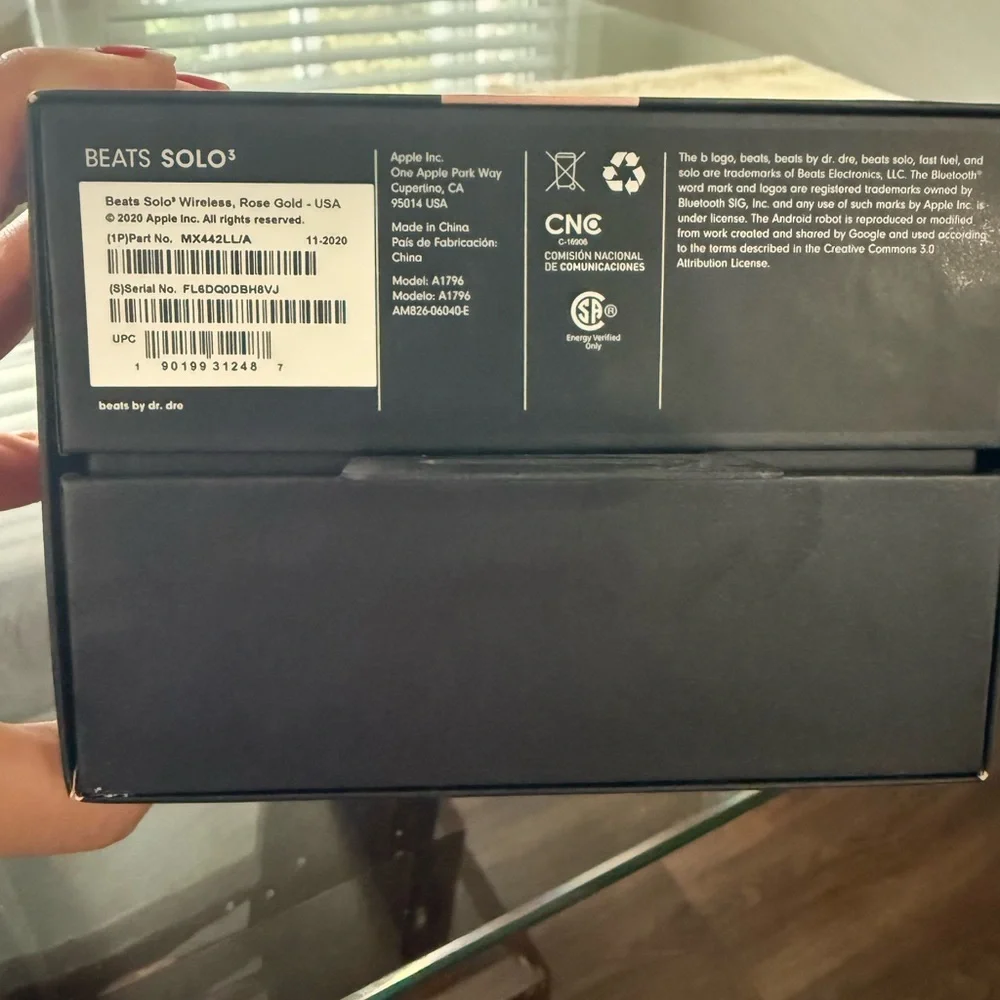 Beats by Dre Solo3 Wireless On-Ear Headphones - Pink - Picture 3 of 7